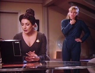 Marina sirtis up skirt foto 610