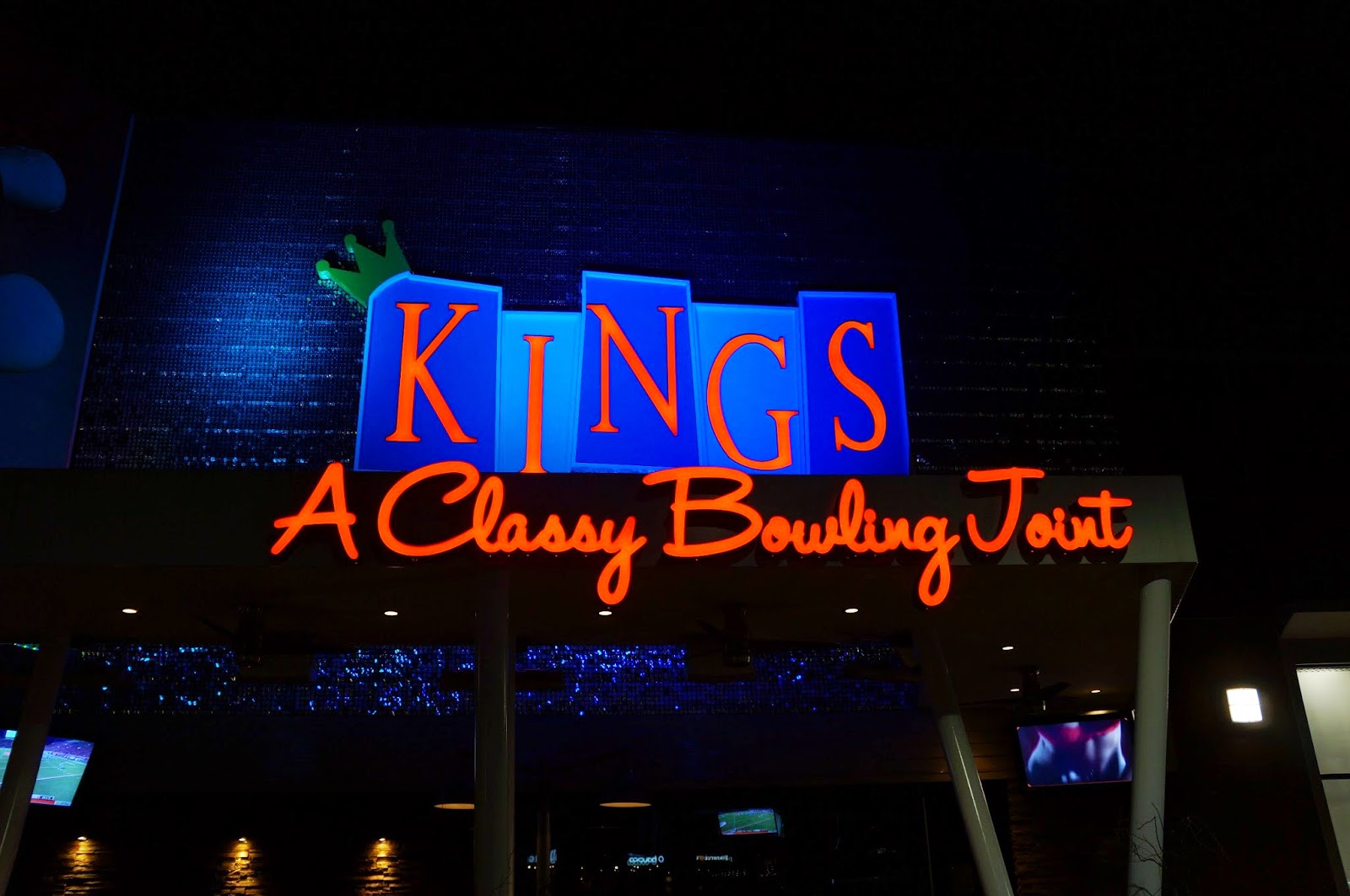 Evan and Lauren's Cool Blog 11/1/14 Family Fun at Kings Bowl in