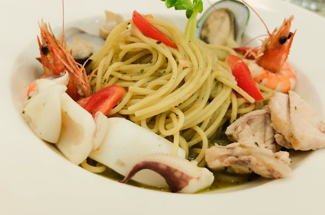 【高雄。前鎮區】夜坡義大利餐廳(中華店) 【高雄。前鎮區】夜坡義大利餐廳(中華店)