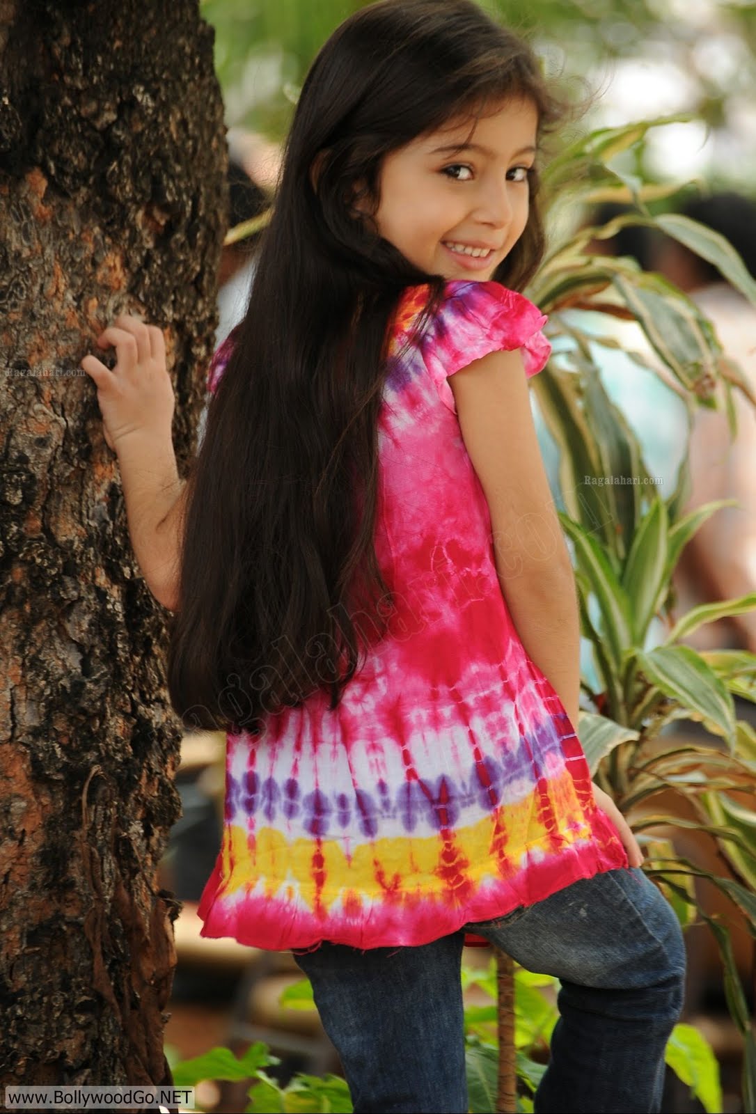 actress kiss child wallpapers gallery sara arjun beautiful child actress actress kiss child wallpapers gallery sara arjun beautiful child actress