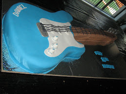 guitar cake