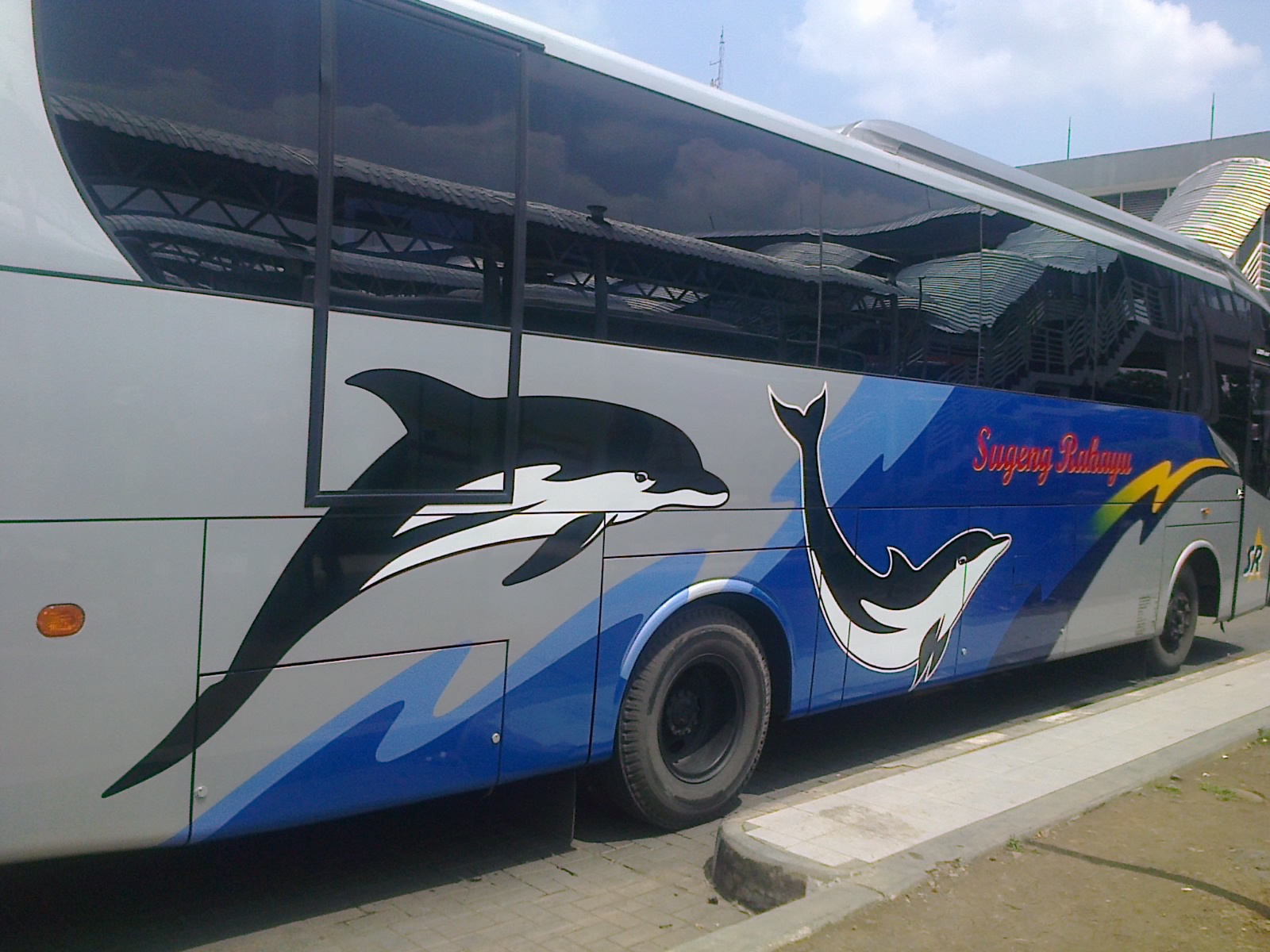 AZIZ FAUZAN: Sugeng Rahayu New Livery Discovery AK8