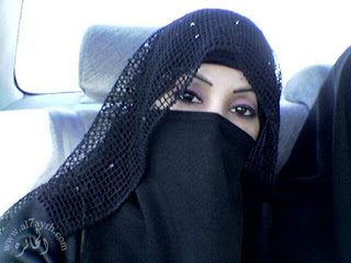 اكرام من قطر عزباء 19 سنة تبحث عن شريك حياتها