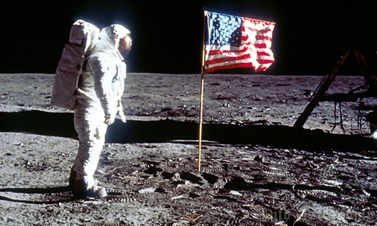 Mengapa Bendera Berkibar Di Bulan Di Pendaratan Armstrong Info Astronomy