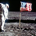 Mengapa Bendera Berkibar di Bulan di Pendaratan Armstrong?