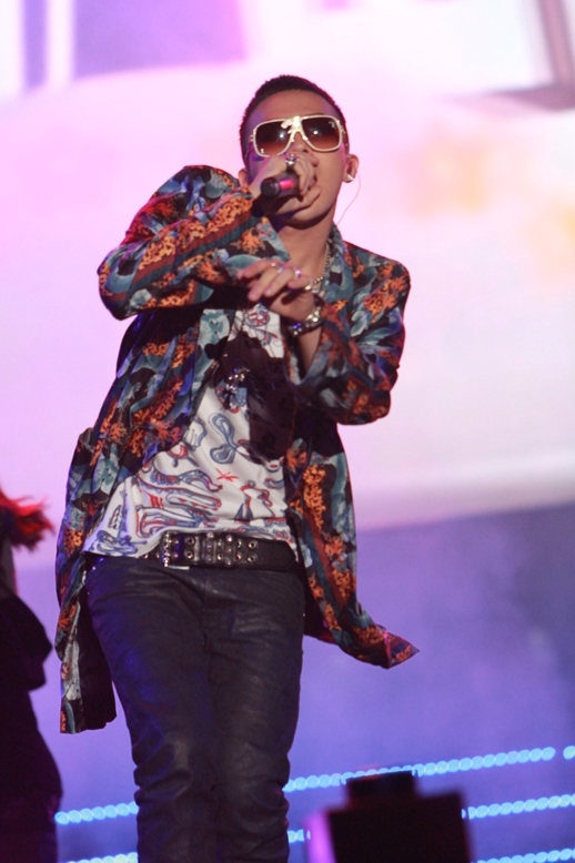 [Pics] GD&TOP y Seungri en el KMW Malaysia  Korean-Music-Wave-Malaysia-GD%2526TOP-Seungri-bigbangupdates+%252814%2529
