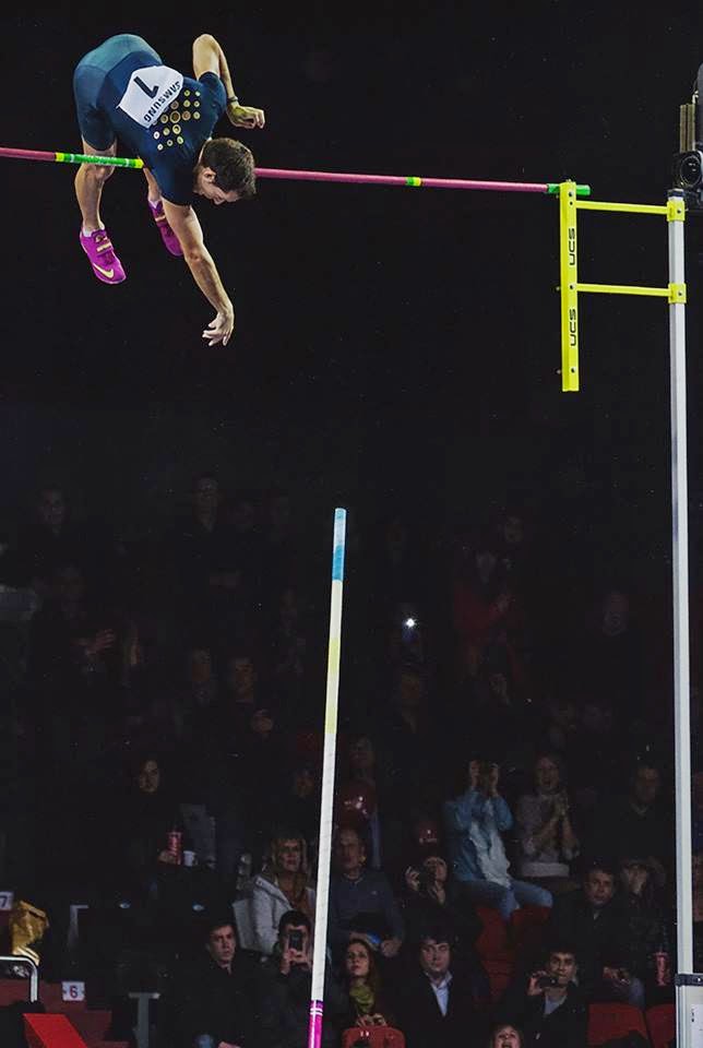 Rethinking Athletics Pole vault a sprinkle of physics