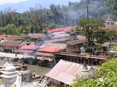 Nepal, Pashupatinath temple in Kathmandu   by E.V.Pita (2006)  http://picturesplanetbyevpita.blogspot.com/2015/05/nepal-pashupatinath-temple-in-kathmandu.html  Templo de Pashupatinath en Katmandú  por E.V.Pita (2006)