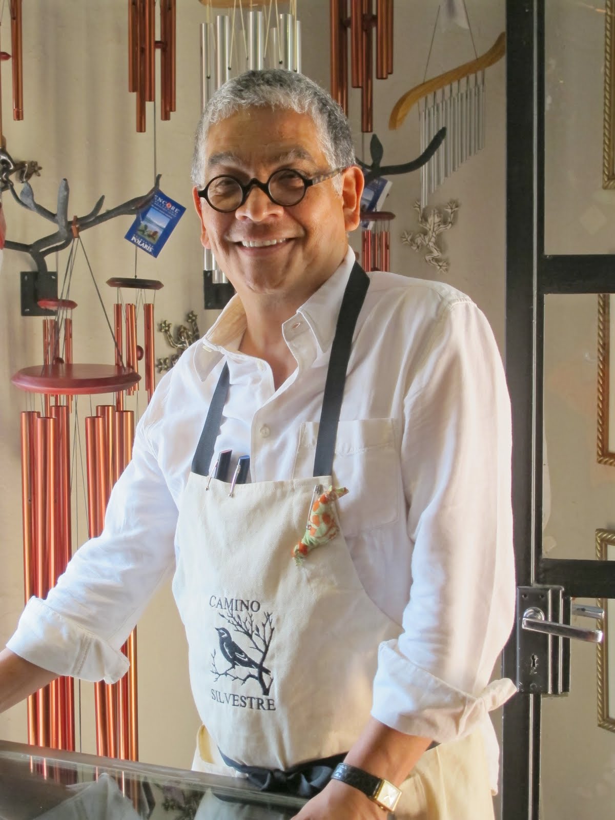 Robin Talks, Cooks and Travels Camino Silvestre, A store in San Miguel