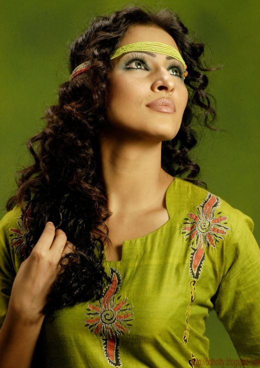 Bangladeshi Actress Biography: Bangladeshi Model Tinni 