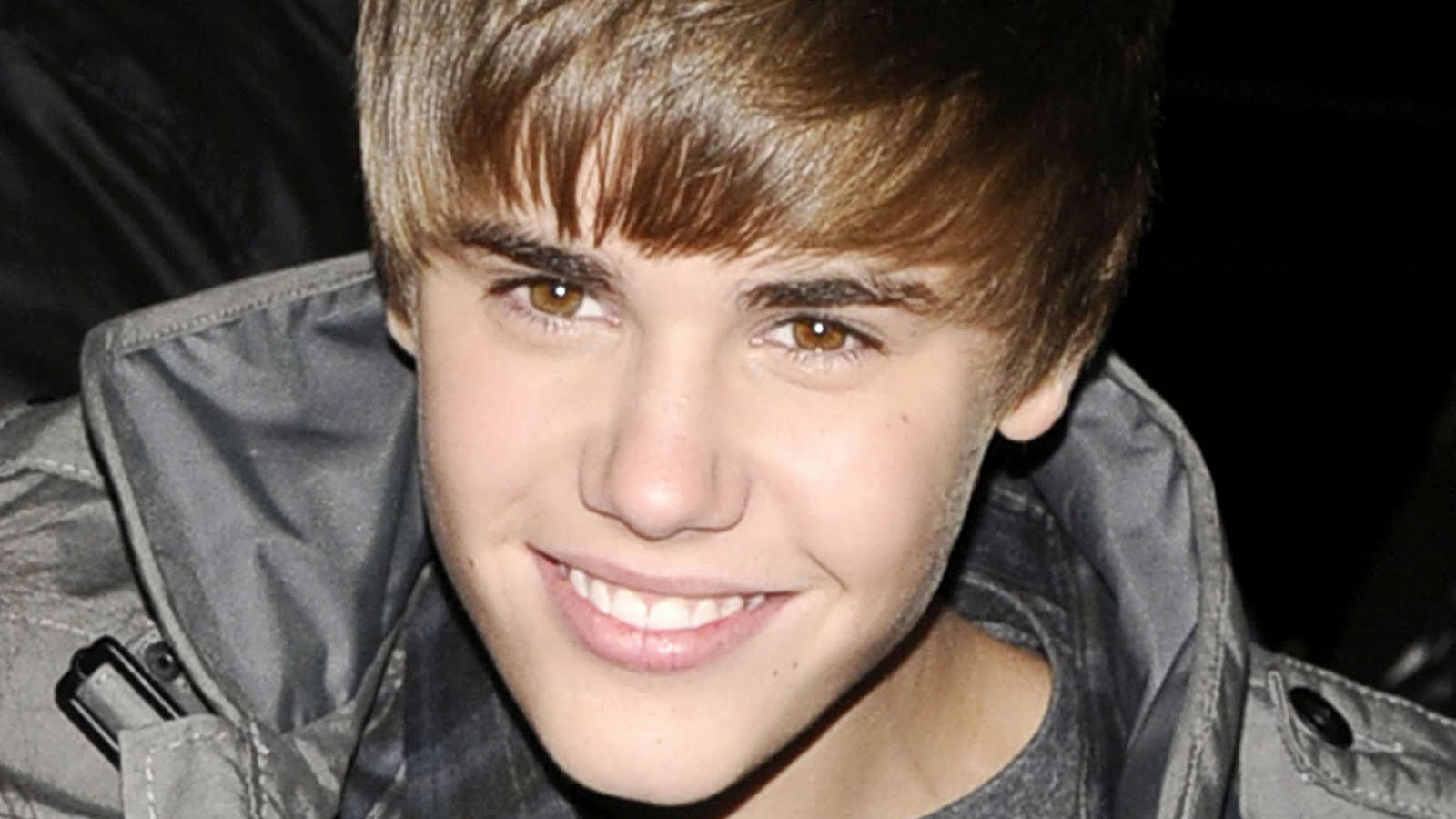 fan of justin bieber U smile i smile cheeze )