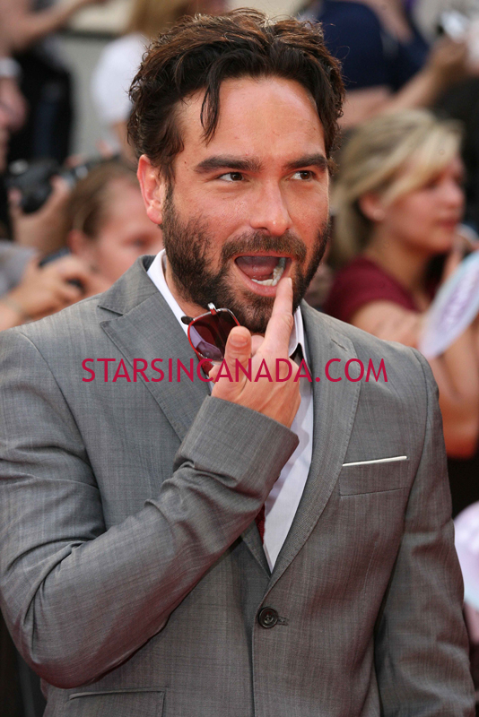 Johnny Galecki of The Big Bang Theory makes a point on the red carpet at the