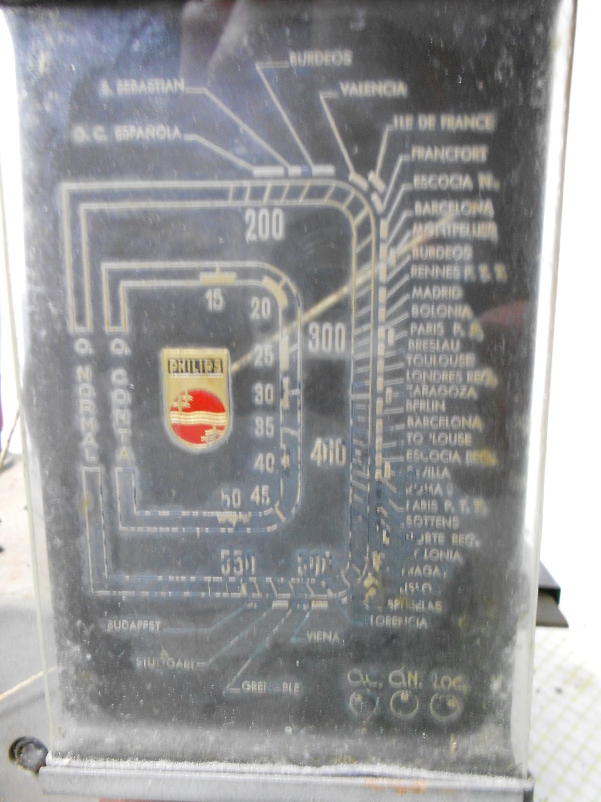 Radios antiguas y otros arreglos Arreglo del dial de una radio Philips