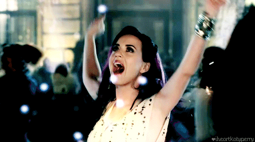 Delightful+Gifs+of+Girls+Celebrating+Things+(9).gif