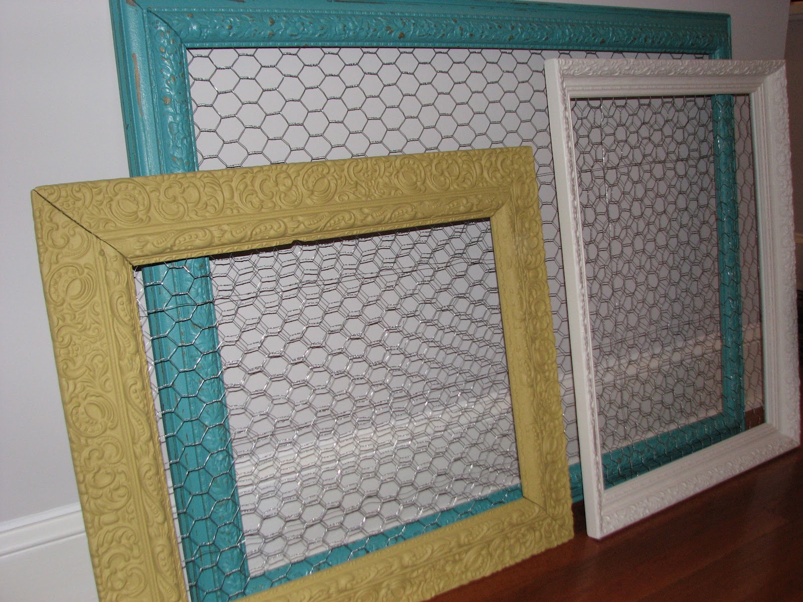 So Creative Chicken Wire Frames