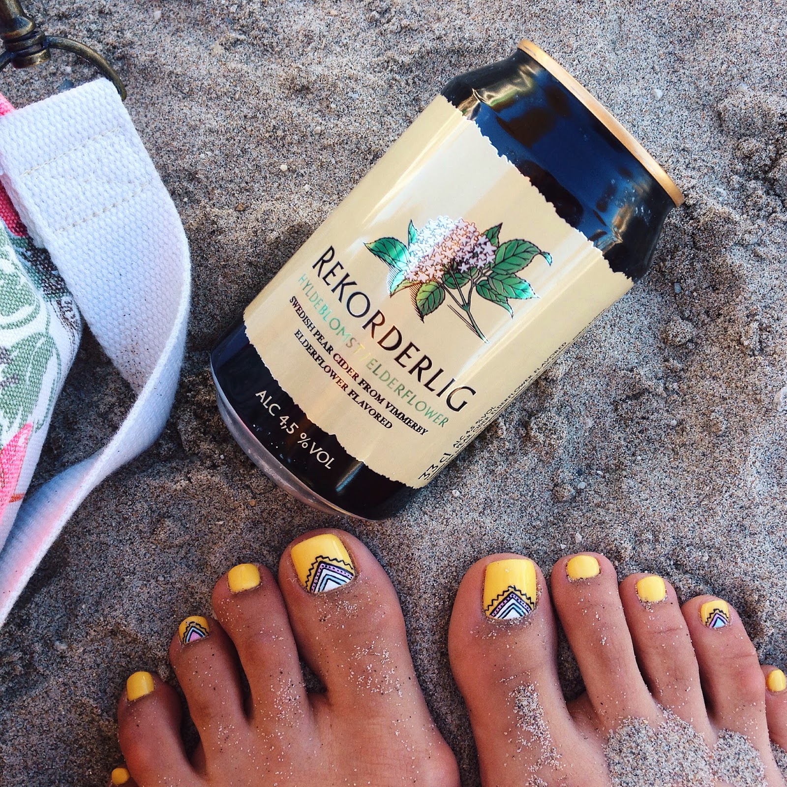 Yellow and summerish nails by Nail Art Studio by Lore Cluj Sandra Bendre