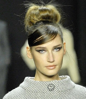 Hoch oder Top Knot Bun