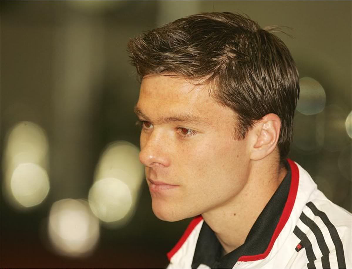 http://1.bp.blogspot.com/--H3e-THFX-M/UQLWymmXxBI/AAAAAAAAFBk/sAI5sKfpCsQ/s1600/Xabi%2BAlonso%2BWallpapers%2B2013%2B(4).jpg