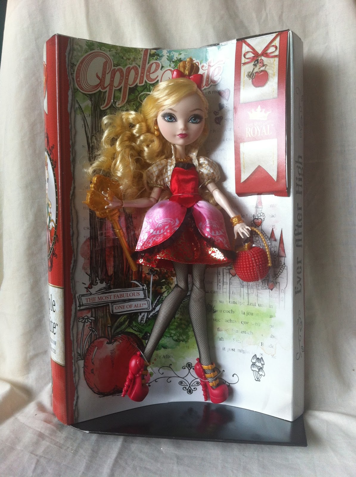 Ever After High Basic Budget Apple White Doll - Closed Mouth Wave