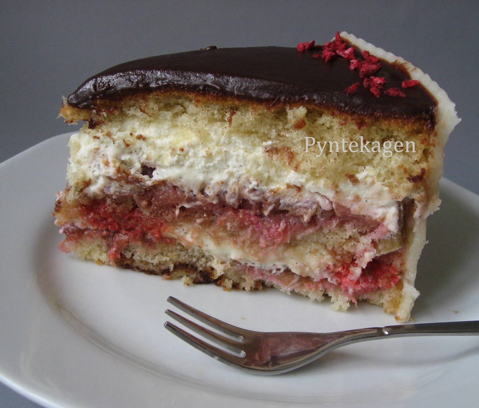 PynteKagen: Othello lagkage med rabarber