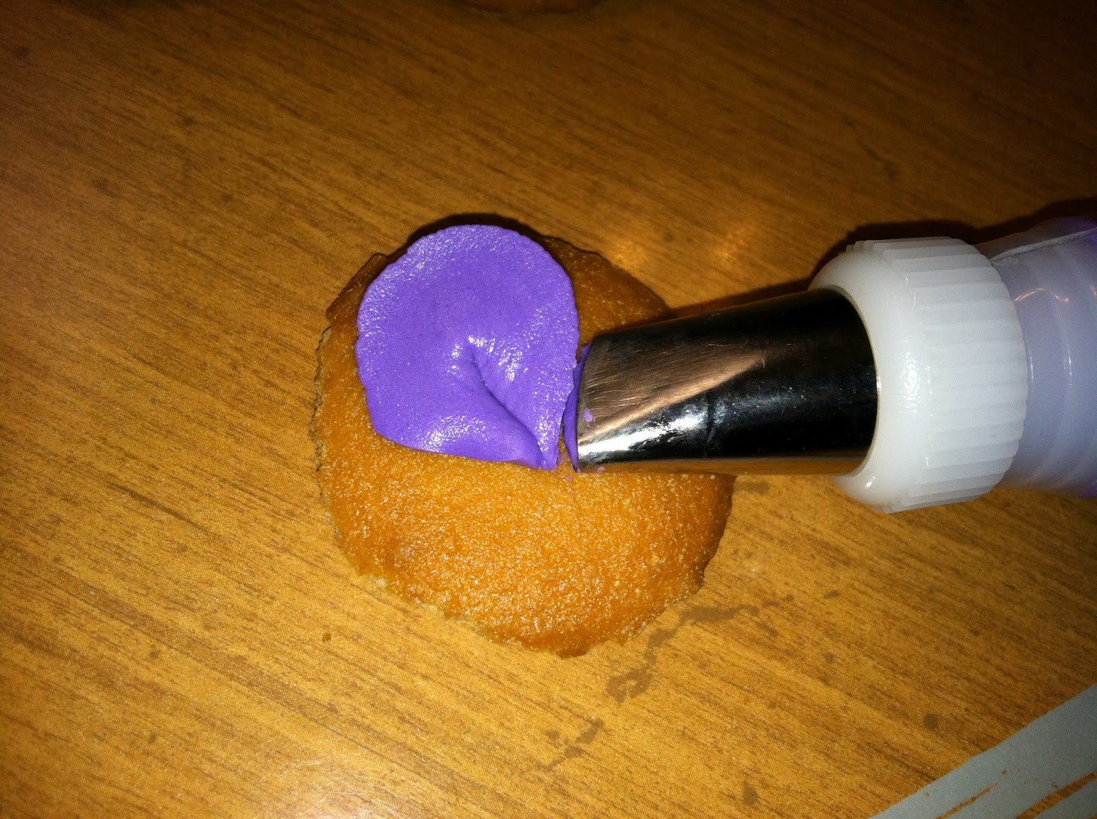 The Iced Queen Royal Icing Rosebuds