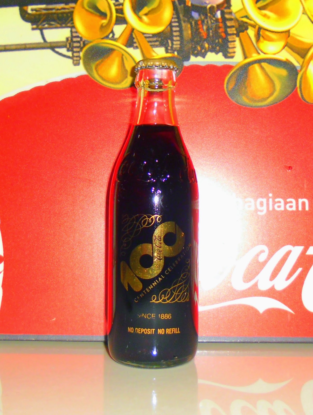 Bottle Republic CocaCola 100th Ans Centennial Celebration 14ct Gold