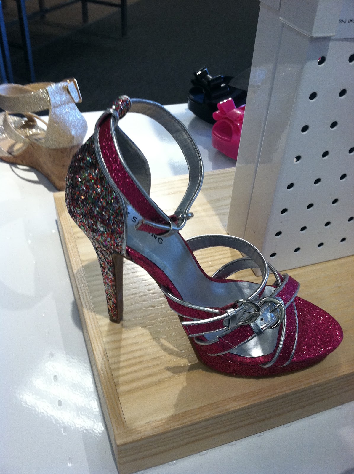 The Glitter Globe September 2012