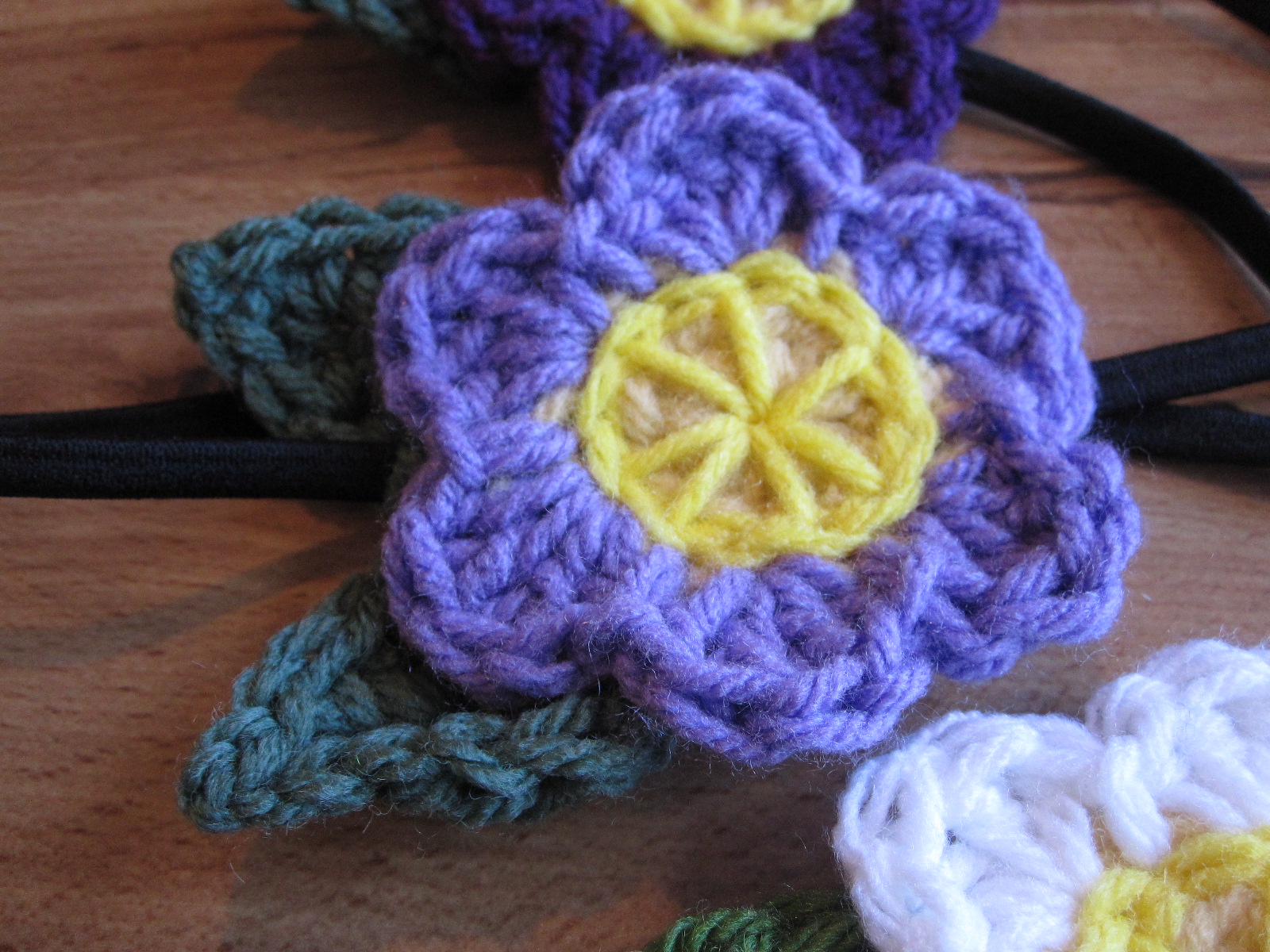 Lively Crochet - Rhythmic Youth: Crochet Bow Headband Tutorial