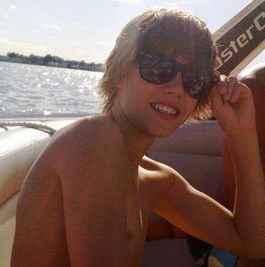 Images Of Justin Bieber Shirtless. 2011 justin bieber shirtless