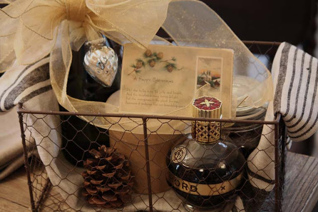 Linen+love,+holiday+gift+basket,+image+by+lb+for+linenandlavender