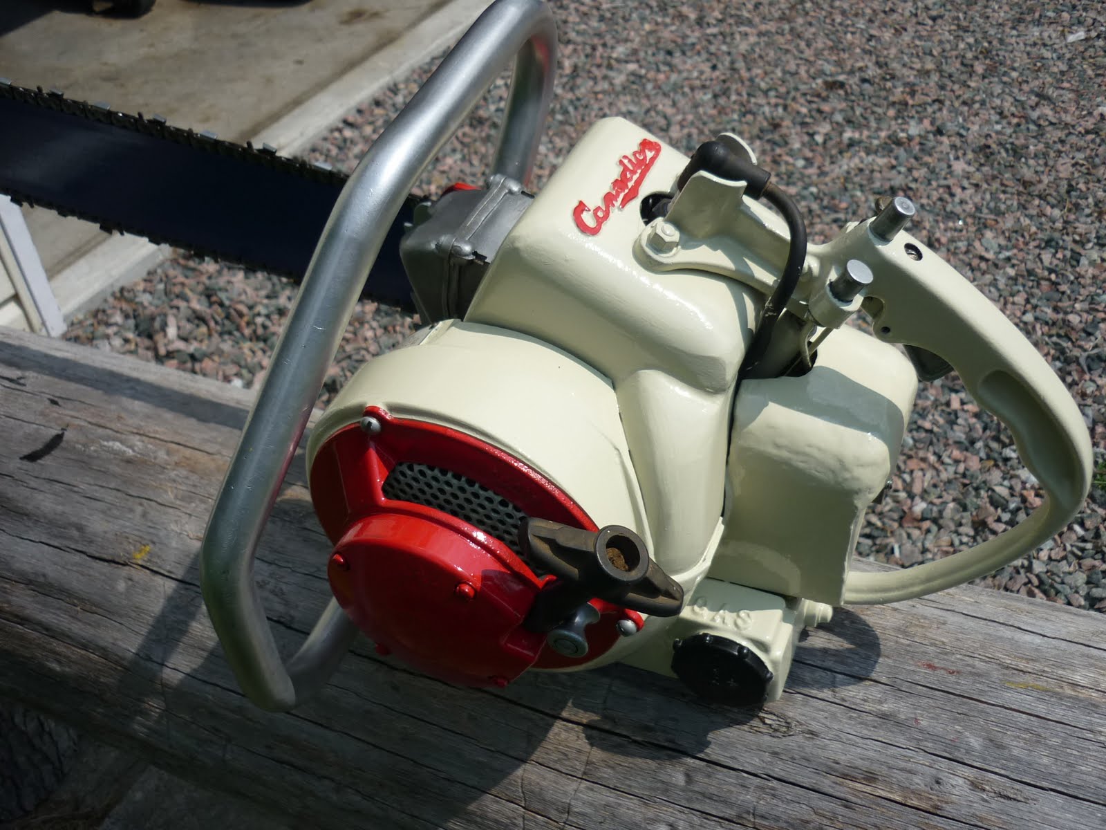 VINTAGE CHAINSAW COLLECTION POWER MACHINERY PM 21 CANADIAN.