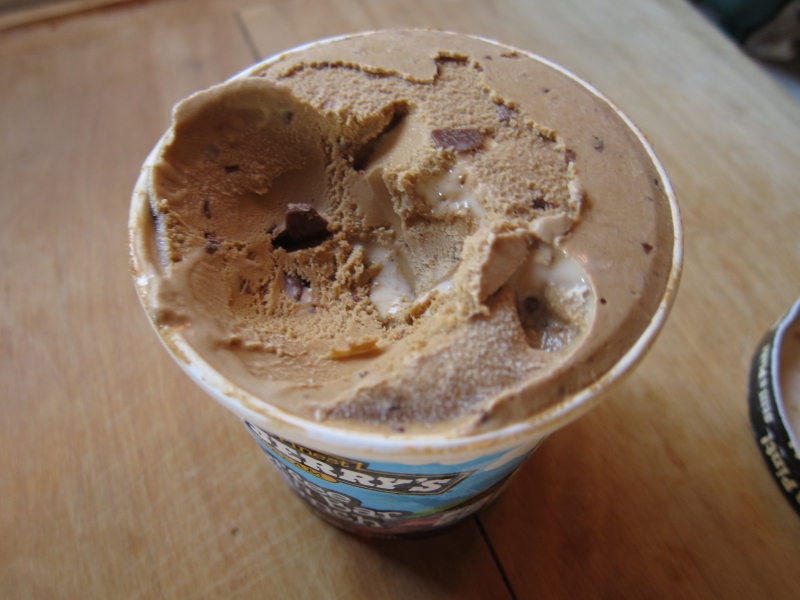 Review Ben & Jerry's Coffee Heath Bar Crunch Ice Cream Brand Eating