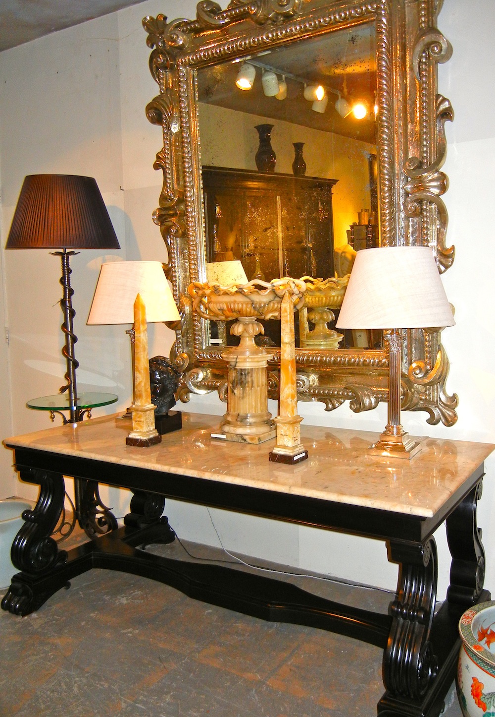 Obelisk Decorating London loves obelisks!