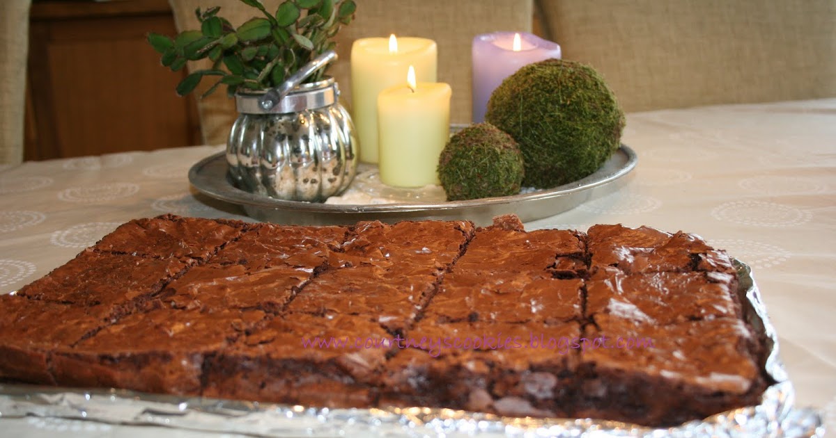 Courtney's Cookies, Cakes & More Brownies.....og God Pinse!!!!