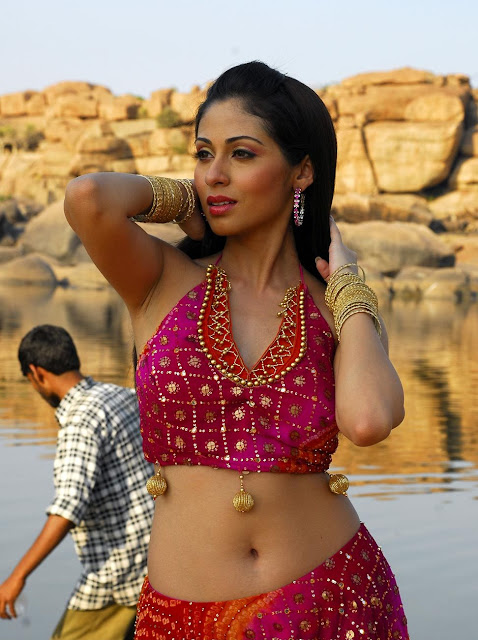 Actress Sada Navel Show Photos