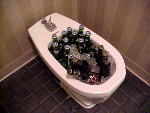 http://1.bp.blogspot.com/--_YUW7N4wAw/TiCs6_kHAoI/AAAAAAAABMo/ZscnvZV68sc/s1600/bidet-beer.jpg