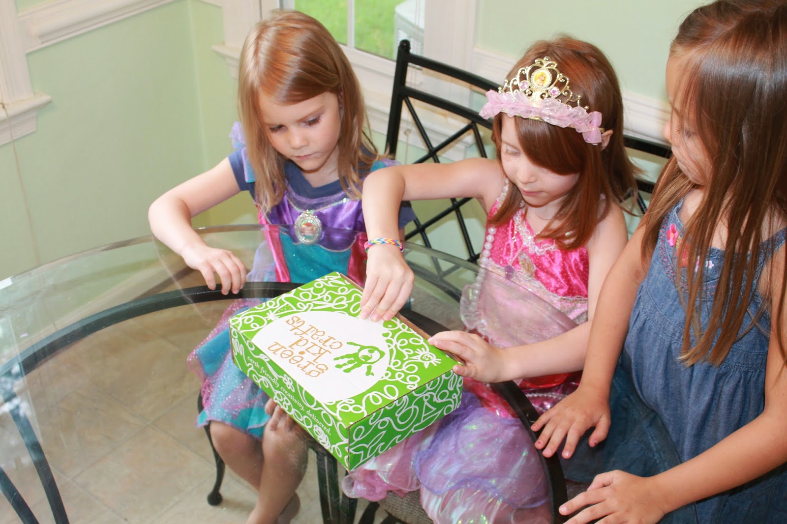 The Crazy And Quirky Mom Next Door Green Kid Crafts