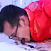 بالصور: فنان صيني يستخدم لسانه كفرشاة للرسم 