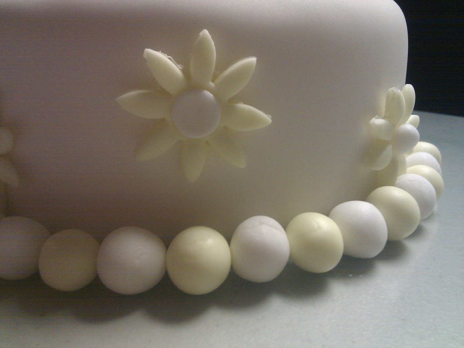 modern lovely: fondant and f&b