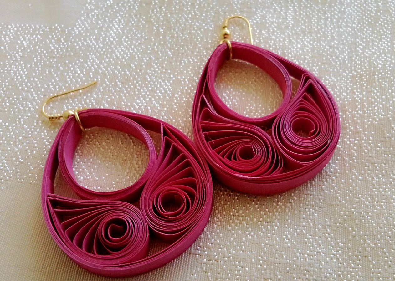 Quilled earrings.. A little love everyday!