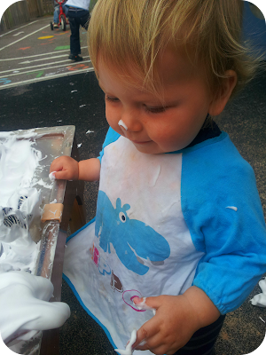 messy play, shaving foam play, baby messy shaving foam