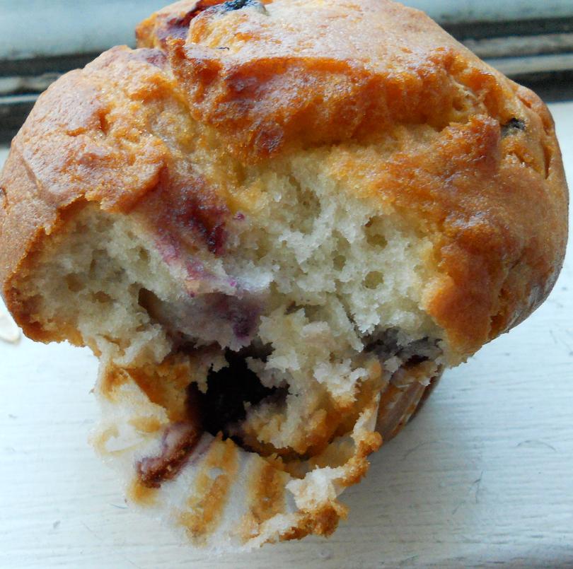 Reviews Fresh & Easy Reduced Fat Blueberry Muffin