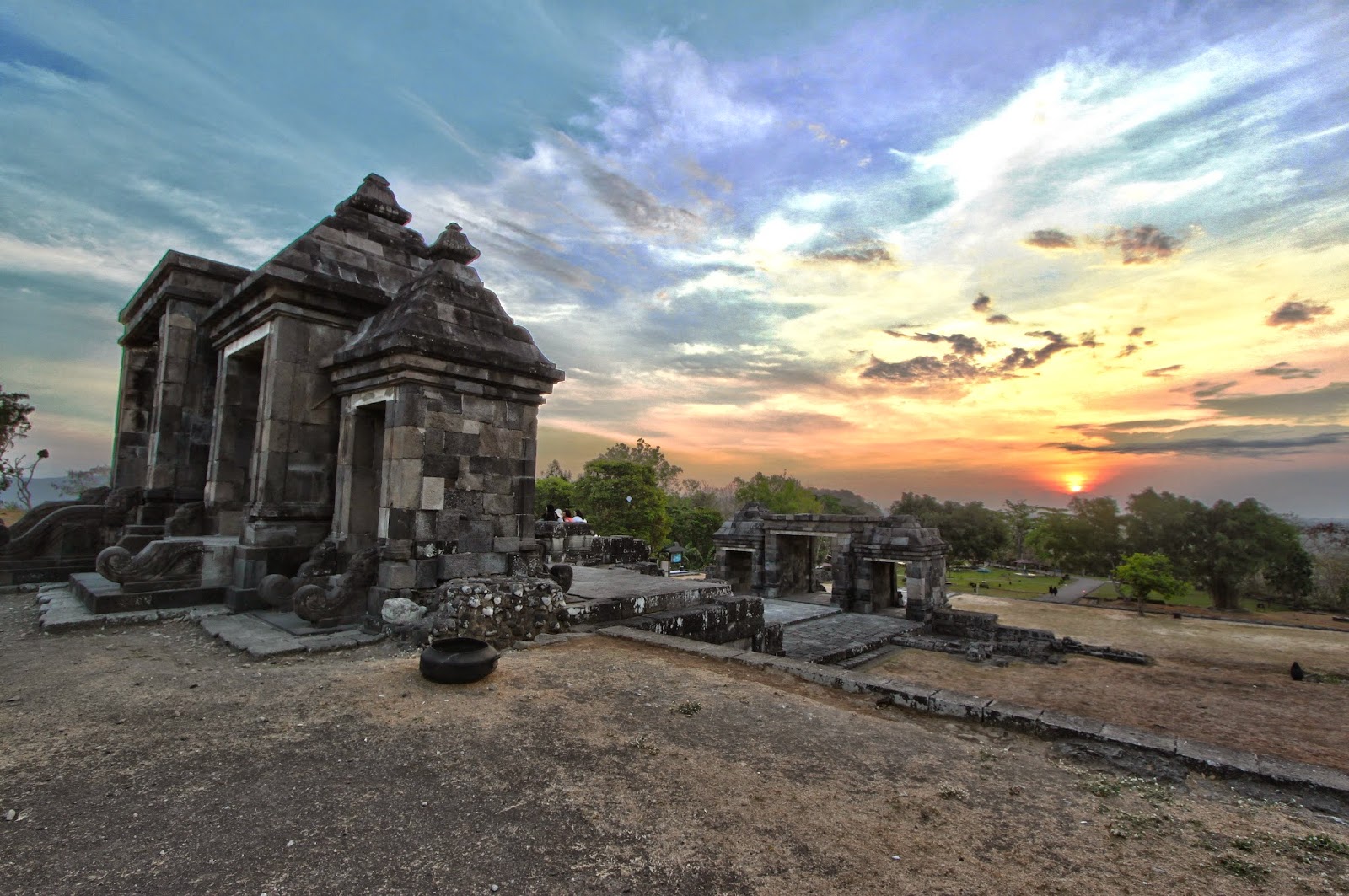 HPI PRAMBANAN (PRAMBANAN TOUR GUIDE ASSOCIATION). : BOKO SUNSET