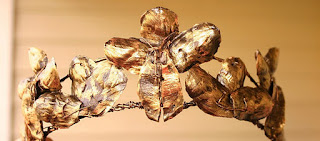 tiara bronze painted brown november pinecones metallic spray orange paint dark