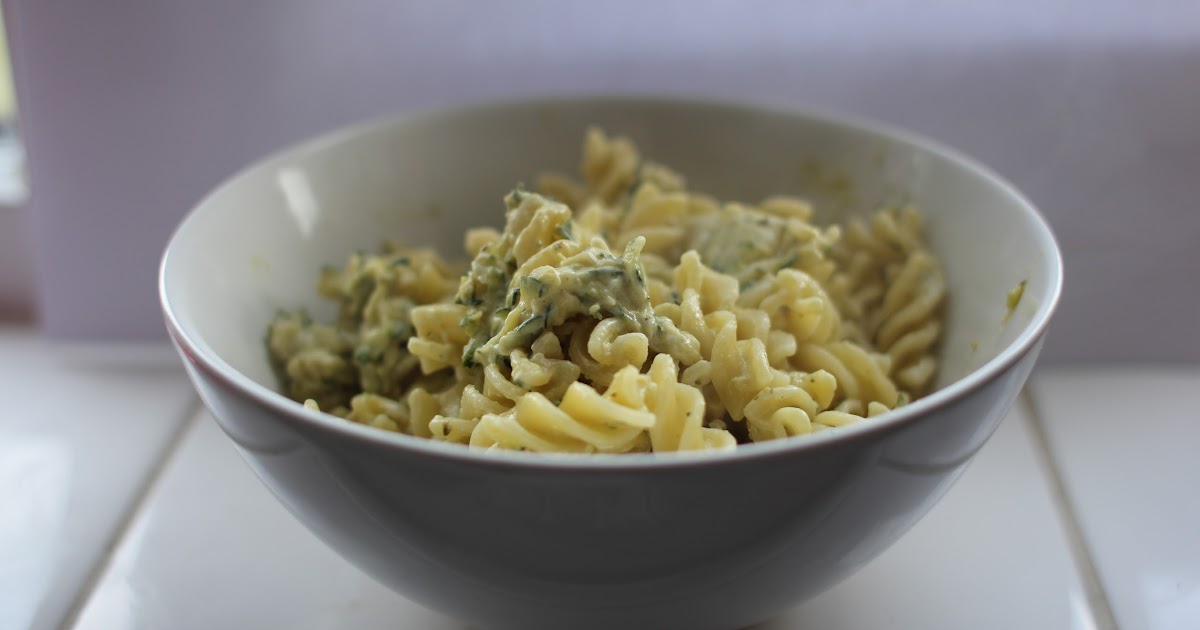 mamacook Courgette and Pesto Pasta for Babies and Toddlers