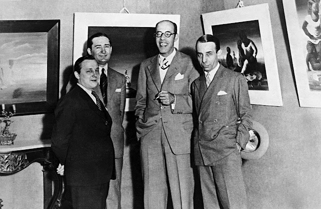 Portinari com os amigos Antônio Bento, Mário de Andrade e Rodrigo Mello Franco de Andrade, na exposição de suas obras no Palace Hotel, Rio de Janeiro. 1936.