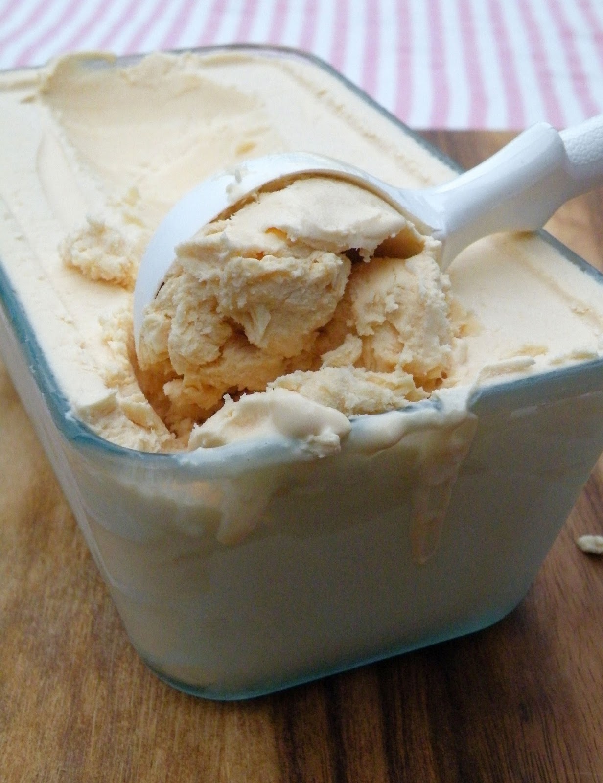 Vittles and Bits: Thai Iced Tea Ice Cream