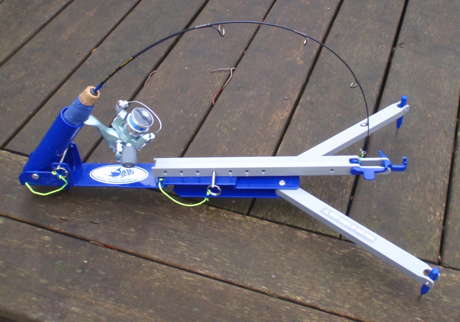 Bass Junkies Fishing Addiction The Jaw Jacker Vs. The Automatic Fisherman