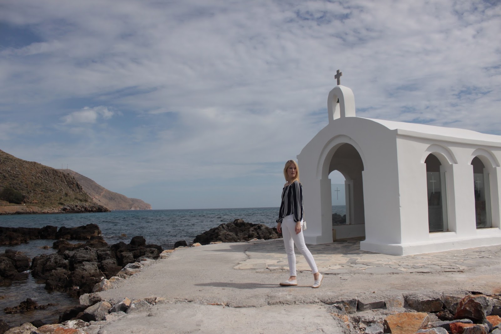 TheBlondeLion Outfit Fashion Off Shoulder blue white stripes Georgioupoli Kreta TheBlondeLion Outfit Fashion Off Shoulder blue white stripes Georgioupoli Kreta