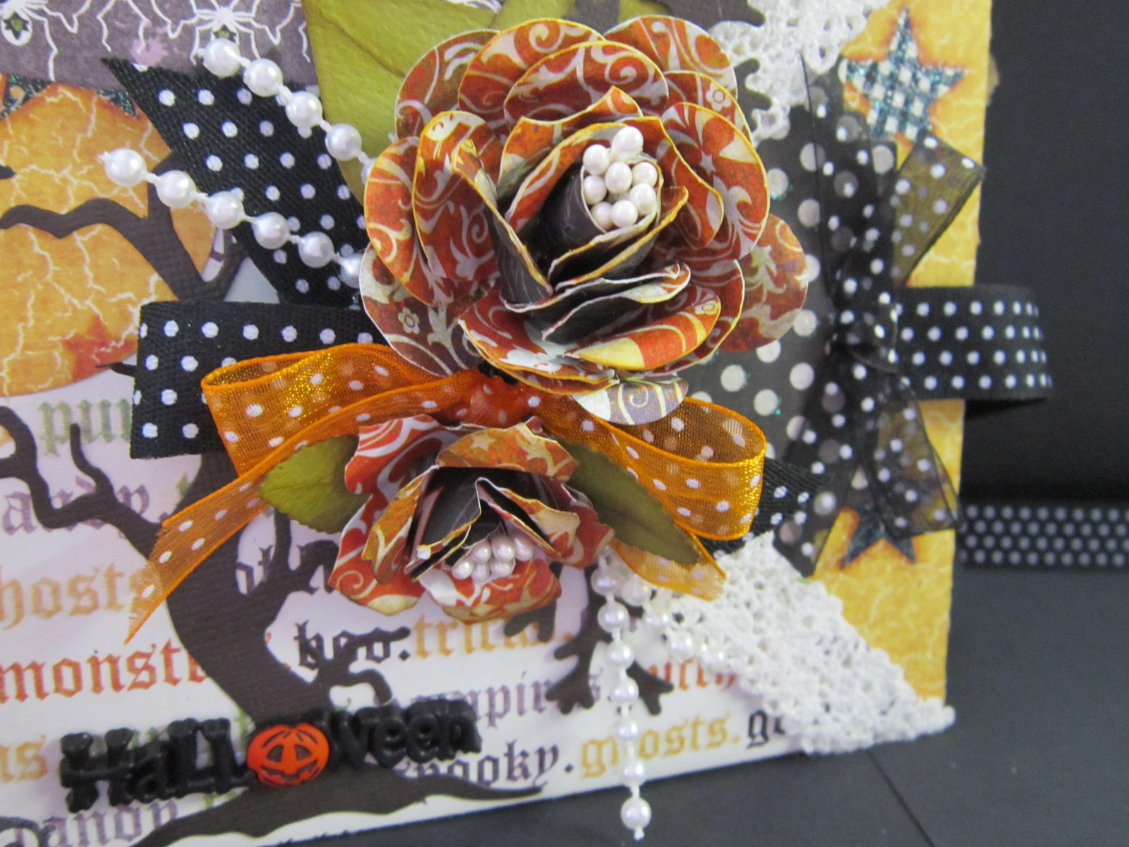 Scrapendipity: Halloween mini book